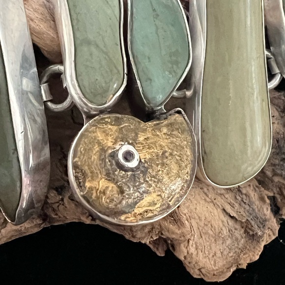 Echo Of The Dreamer River rock bracelet - Picture 7 of 15